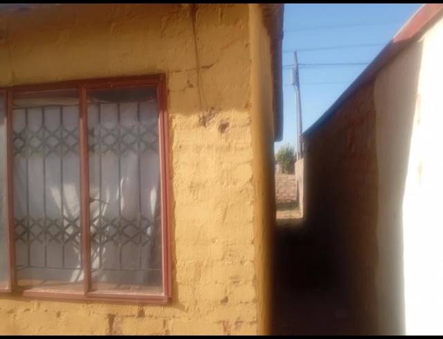 2 BEDROOM HOUSE FOR SALE IN SOSHANGUVE SOUTH